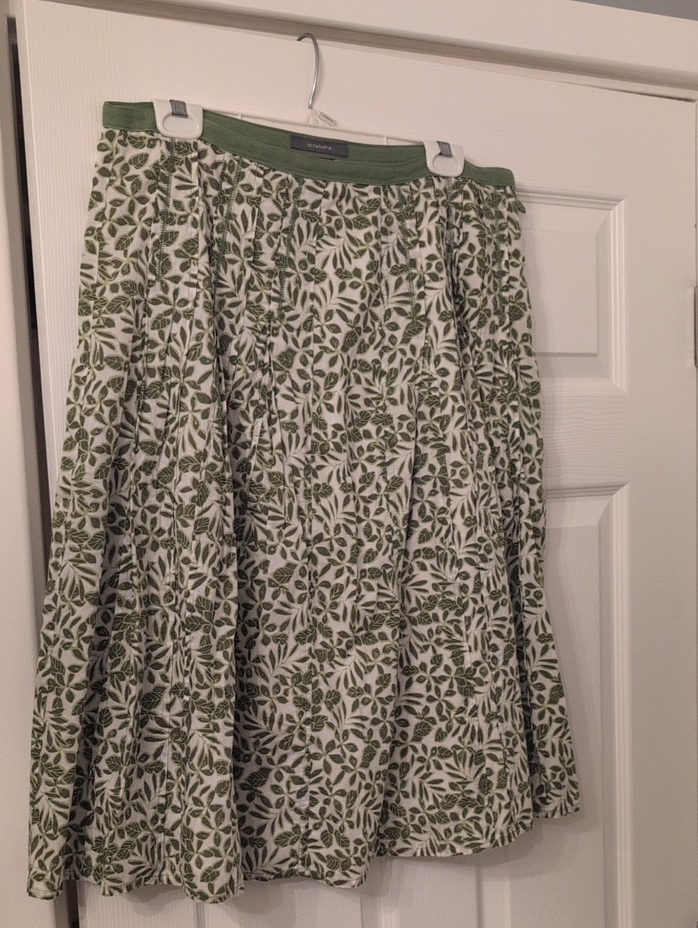Liz Claiborne Green Leaf-Print Circle Skirt